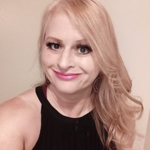 Meet your Posher, Debra